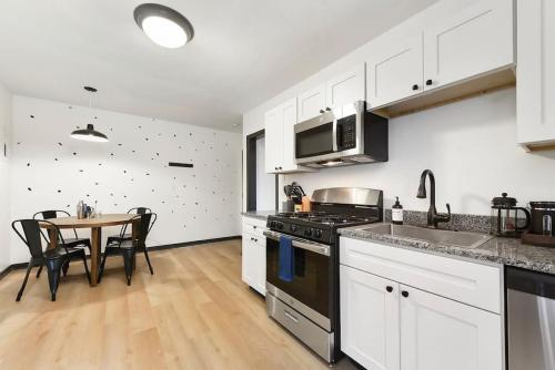 Hostwise Stays - Butler St, Off-street Parking, Brand New! - Pittsburgh