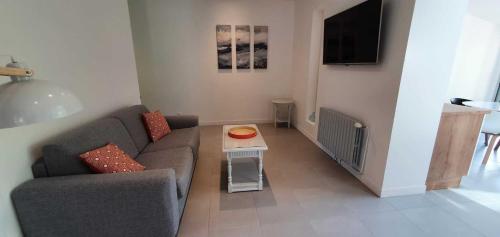 2 bedrooms, 3 beds