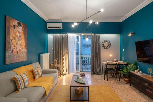 Acropolis Apartment with a unique view - image 14