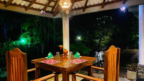 레스토랑, 네이처 하우스 (Nature House) in 우다왈라위