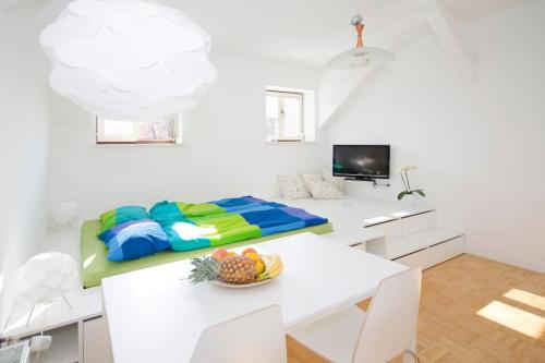 The cute, sunny apartment in the center +P, Lublaň (fotografie 10)