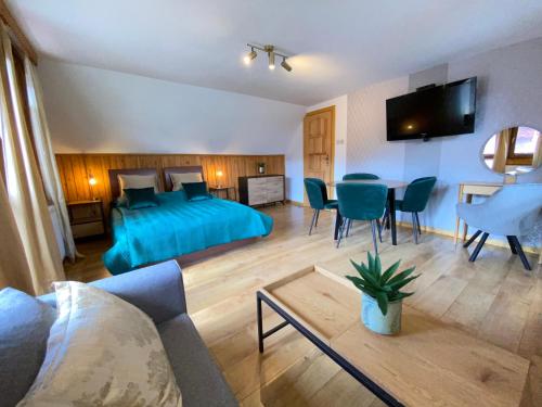 2 bedrooms, 3 beds