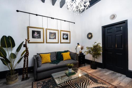 Two-Bedroom Deluxe Apartment with Garden View room in Saint Philip French Quarter