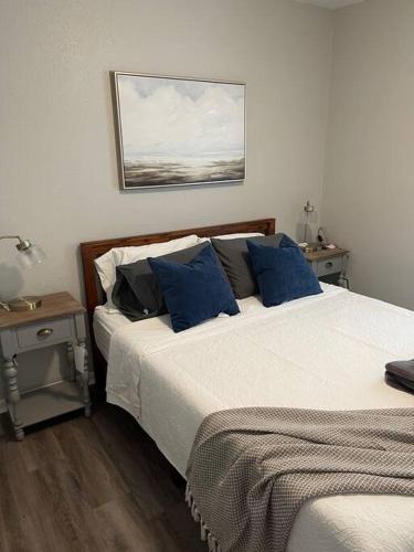 B&B Hamilton - The Mary Lou - 2 Bedroom Apt in Quilt Town, USA - Bed and Breakfast Hamilton