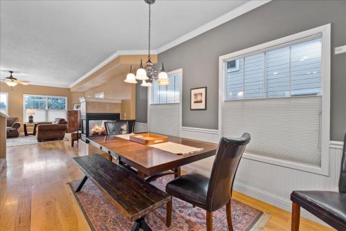 Spacious 3 Story Home in the Boise Foothills near Morrison-Knudsen Vadaspark