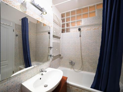 Super Cute Studio with Terrace next to GOZSDU Passage, Budapest (photo 10)