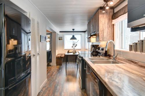 Konyha, Sheldon Cottage in Laurentides Quebec in Lac-Saguay (QC)