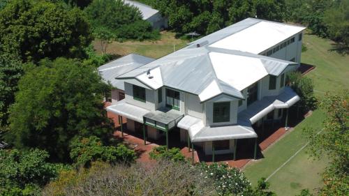 Oceania House Hotel in Home Island