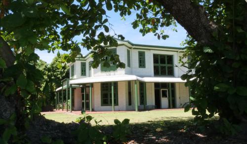 . Oceania House Hotel