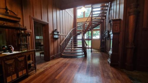 Oceania House Hotel in Home Island