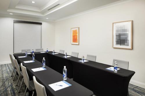 홀리데이 인 익스프레스 & 스위트 포트 세인트 루시 웨스트 바이 IHG - 회의실/연회장