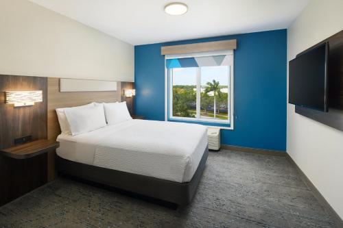 Holiday Inn Express Hotel & Suites Port St. Lucie West, an IHG Hotel