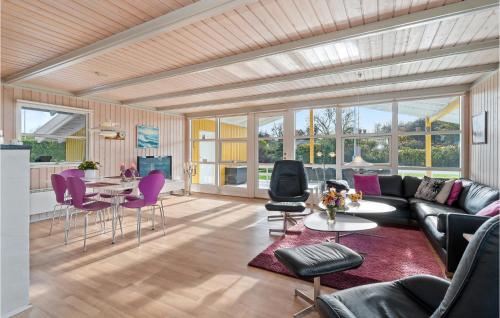  Awesome Home In Tranekr With Sauna, 5 Bedrooms And Wifi in Tranekær