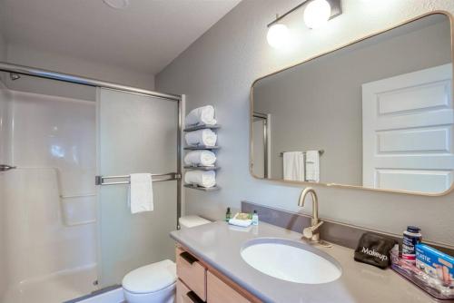 Two-Bedroom Apartment image 5