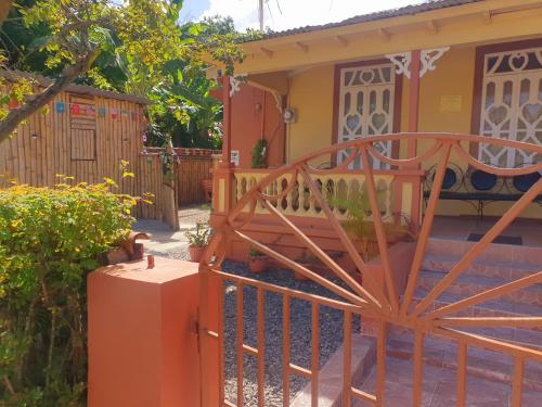 Hotelli välisilme, Mesmerize Guest House in Port Antonio