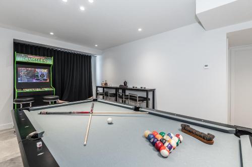 Nordic Lodge Tremblant -5 Bdrs,hot Tub,pool Table