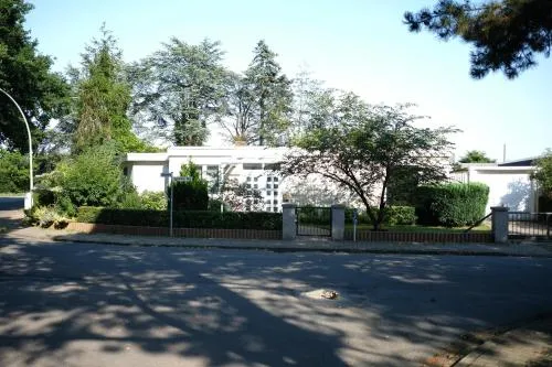 Ruhiges Haus mit privatem Garten in Halstenbek, Deutschland