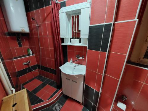 Bukoleon Apartment - image 8