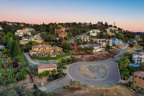 El Dorado Hills Villa Overlooking Folsom Lake