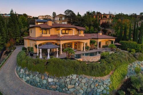 El Dorado Hills Villa Overlooking Folsom Lake