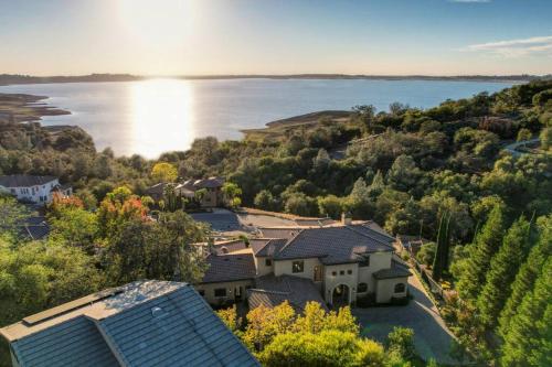 El Dorado Hills Villa Overlooking Folsom Lake