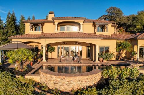 El Dorado Hills Villa Overlooking Folsom Lake