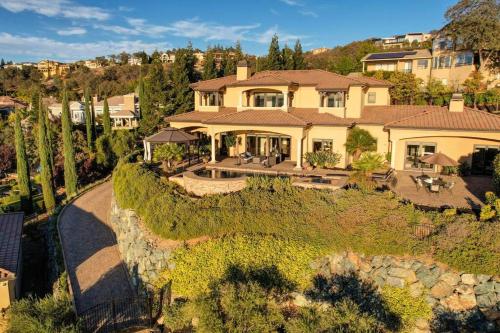 El Dorado Hills Villa Overlooking Folsom Lake