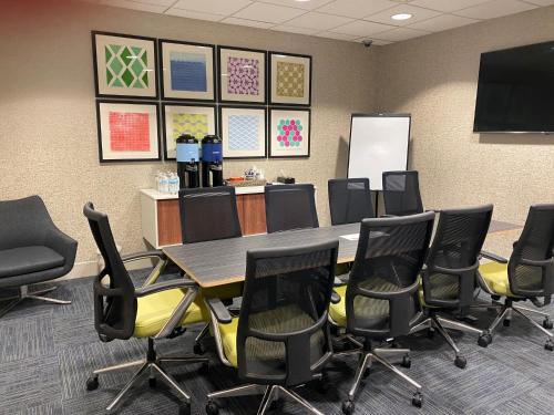 Holiday Inn Express Independence - Kansas City By IHG - 회의실/연회장