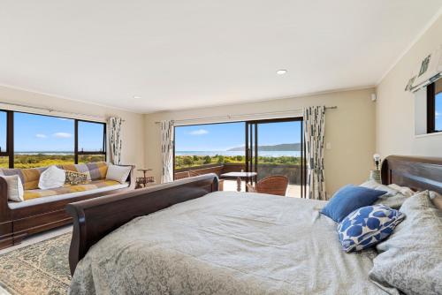 Island View Beach House - Paraparaumu Beach Home