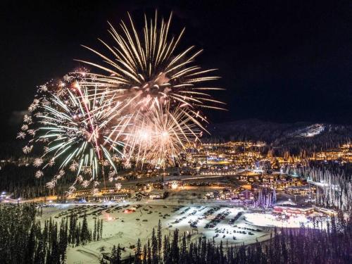 Snowy Trails Lodge in Big White