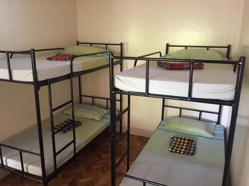 4 bunk beds, 1 futon bed