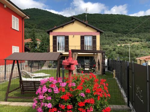  Casa Bea con Piscina e giardino in Caravonica