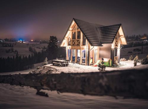 Viesnīcas āriene, Lux Houses DOMEK z widokiem na Tatry z prywatnym jacuzzi in Ciche Male