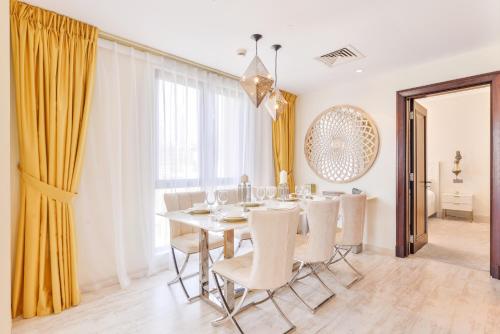 Ultra Luxury Downtown - Full Burj Khalifa View - 5 Min Walk To Dubai Mall!, Dubái (foto 7)