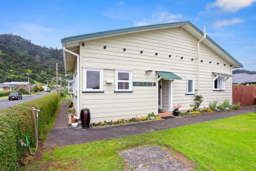 Whare Nui on Rennie - Thames Holiday Home