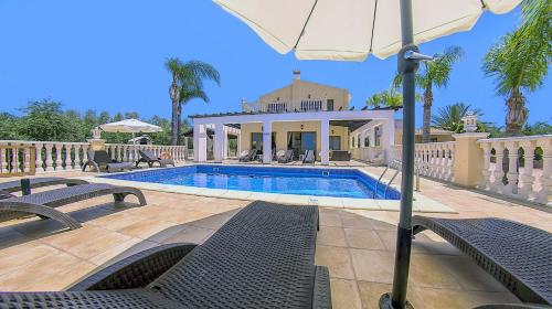 Fabulous Villa In Coral Bay Near Beach, Amenities, Peyia