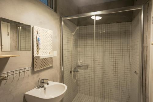 Tuš, Ruifang Yi Hostel in okrožje Ruifang