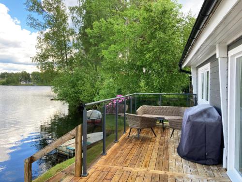 Lovely cottage in Bankeryd with a panoramic view of the lake