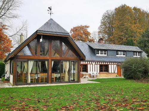 Exterior view, Le Moment Normand in Saint-Sauveur-d'Emalleville