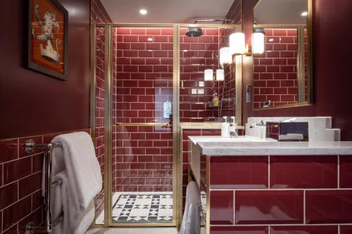 room detail thumbnail 2