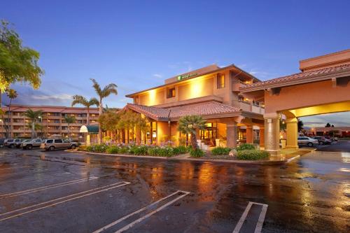 Exterior view, Holiday Inn Hotel & Suites Santa Maria in Santa Maria (CA)