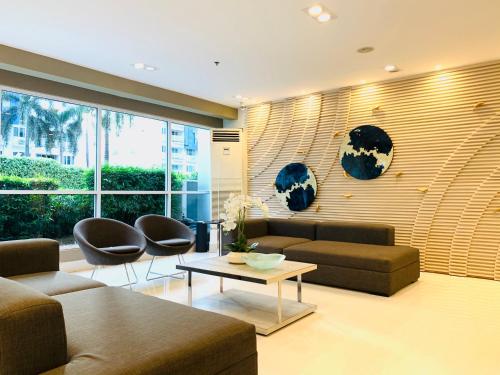 Sea Residences Tower F Angel 0975 - 811 - 9490, Manila