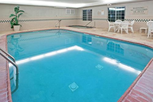 Country Inn & Suites by Radisson, Michigan City, IN