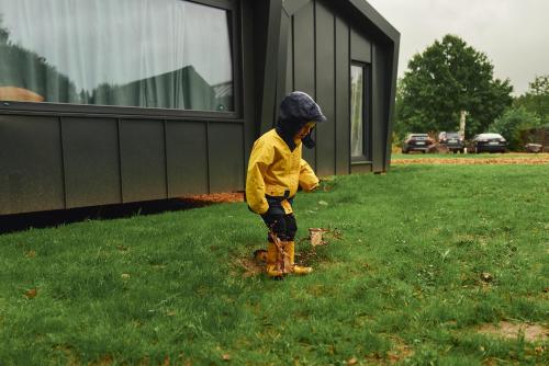 Wellnester Tiny Houses and Retro-Caravan by the lake in Losheim am See