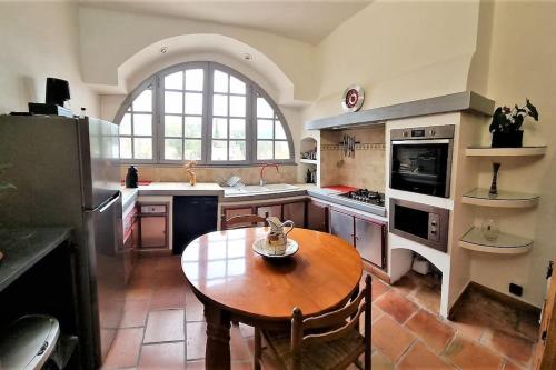 VILLA avec piscine - 4 chambres - parking - calme in Les Arcs