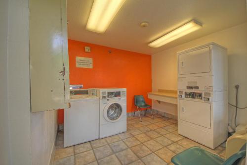 Motel 6 San Antonio, TX - Six Flags Fiesta TX/La Cantera Area - 편의 시설/서비스