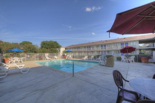 Motel 6-San Antonio, TX - Fiesta