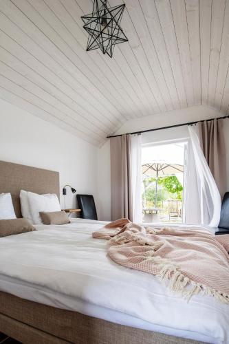 Cottage with Garden View and Shared Bathroom