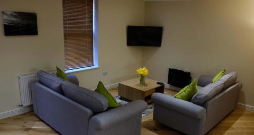 2 bedrooms, 4 beds