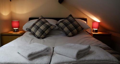 2 double beds, 1 twin bed
